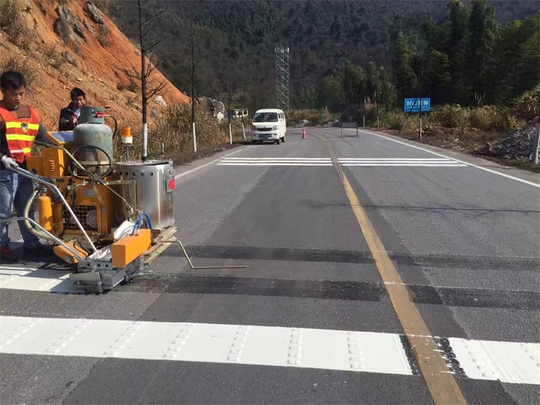株洲横向减速带施工